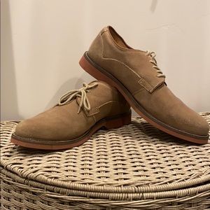 1901 Men’s size 9 tan suede Oxford